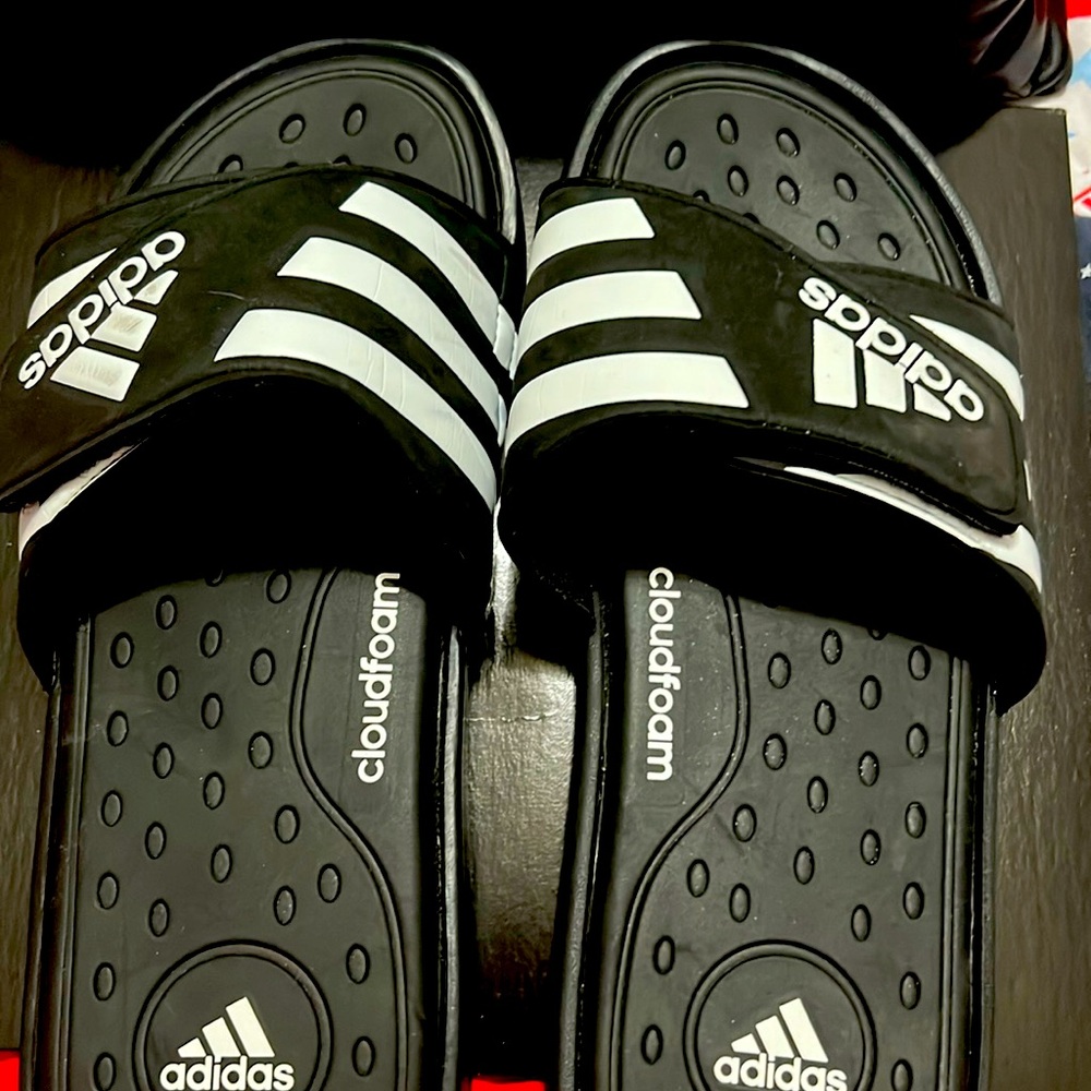 aididas slides. Brand new!